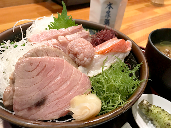 本家 鮪屋（伊豆高原）おちつく和食の食事処で海鮮丼ランチ