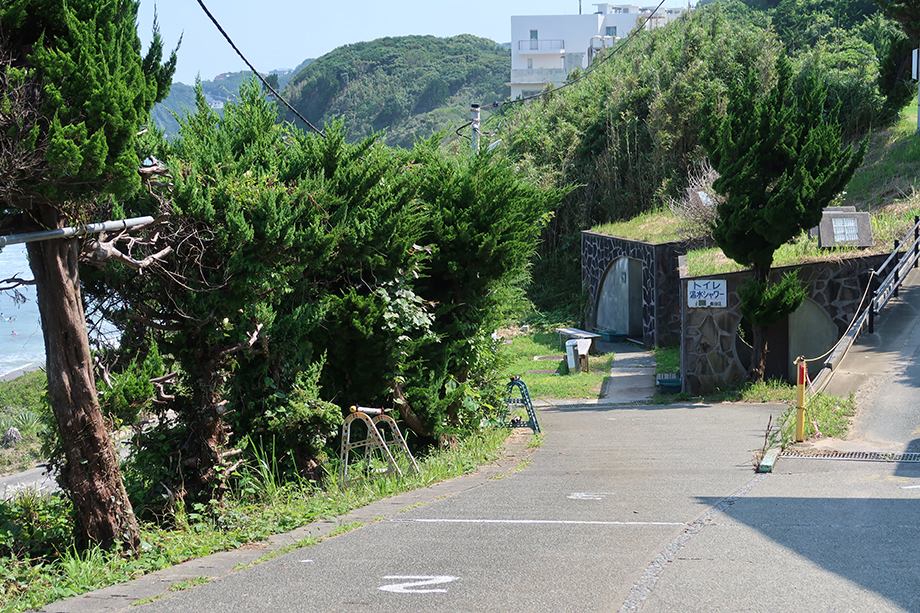 白浜中央海水浴場【伊豆下田】バーベキューコーナーがあるビーチ　駐車場